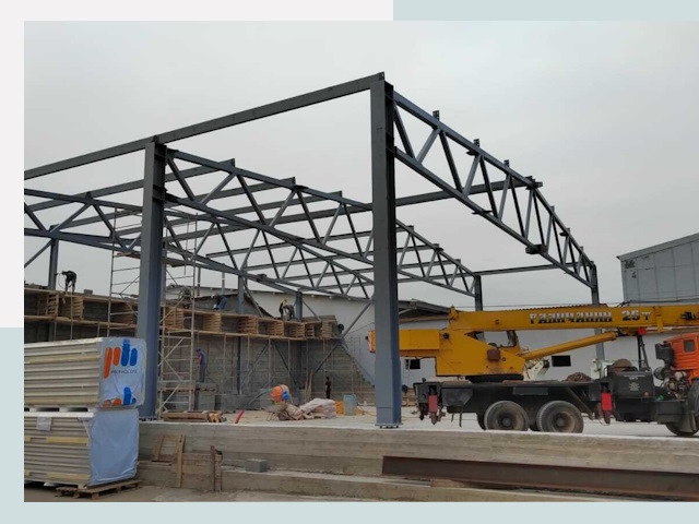 Строительство цехов в Осинниках